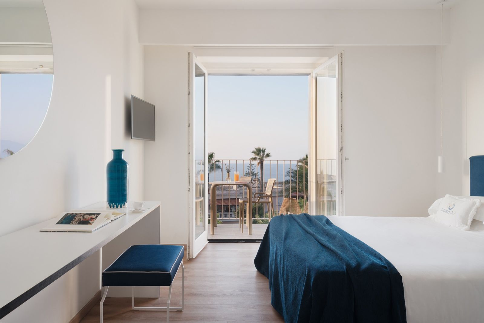 Double room Deluxe sea view with balcony