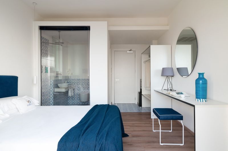Double room Deluxe sea view with balcony